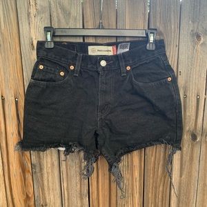 Levi’s 550 black shorts